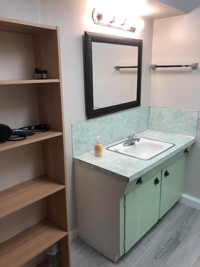 Cozy Guest Home Close To Downtown Vancouver Sights & Subway Station Buitenkant foto
